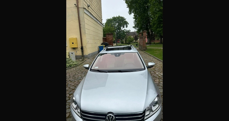 Volkswagen Passat cena 39500 przebieg: 277000, rok produkcji 2013 z Trzebiatów małe 352